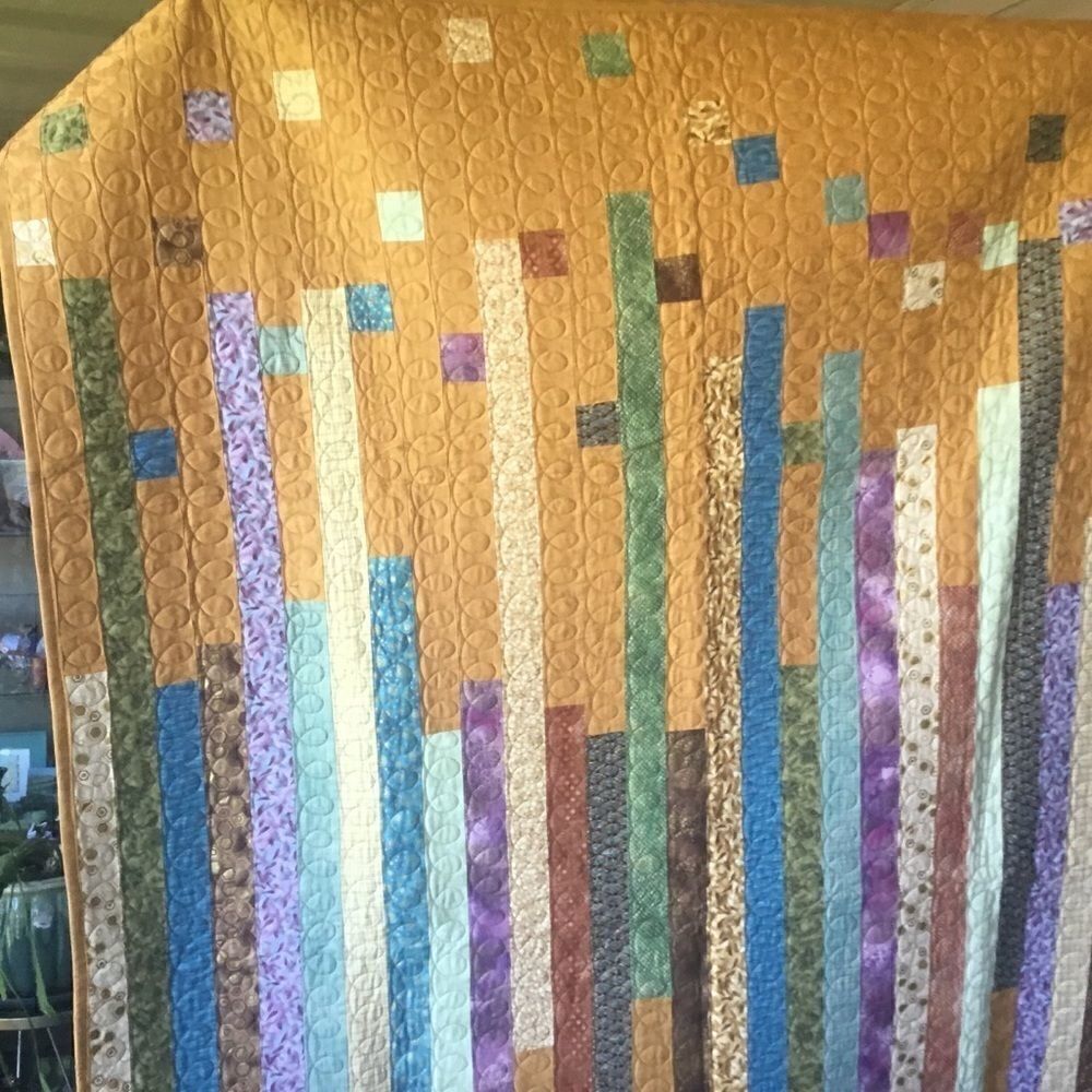 Handmade Quilt & 3 Pillows Set - Picture 6 of 14